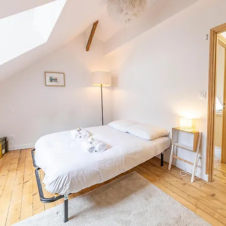 빌라 Grande Maison Familiale De Charme, 7 Chambres, Coeur De Laval, Jusqu'a 10 Pers *