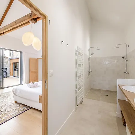 Grande Maison Familiale De Charme, 7 Chambres, Coeur De Laval, Jusqu'a 10 Pers