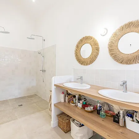 Grande Maison Familiale De Charme, 7 Chambres, Coeur De Laval, Jusqu'a 10 Pers *