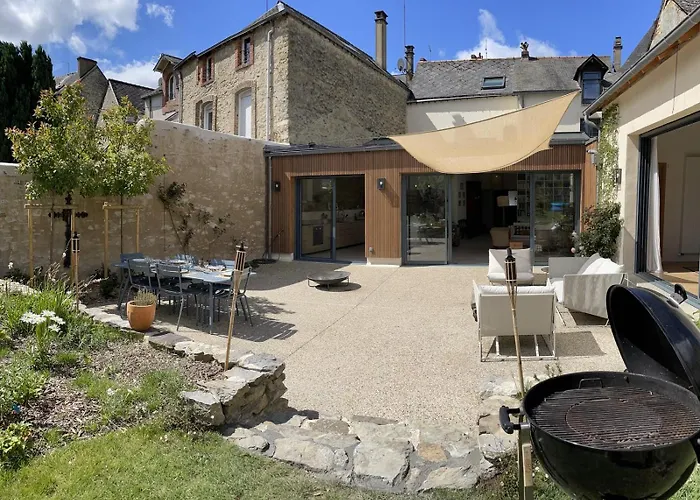 Grande Maison Familiale De Charme, 7 Chambres, Cœur De Laval, Jusqu'à 10 Pers * Laval (Mayenne)