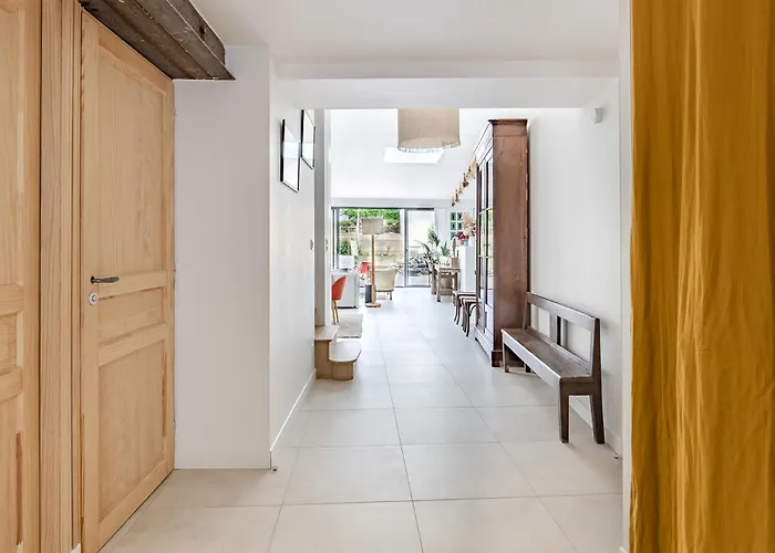 Villa Grande Maison Familiale De Charme, 7 Chambres, Cœur De Laval, Jusqu'à 10 Pers *