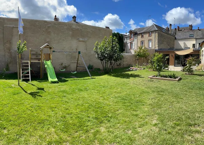 Grande Maison Familiale De Charme, 7 Chambres, Cœur De Laval, Jusqu'à 10 Pers Villa *