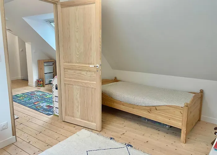 Grande Maison Familiale De Charme, 7 Chambres, Cœur De Laval, Jusqu'à 10 Pers *