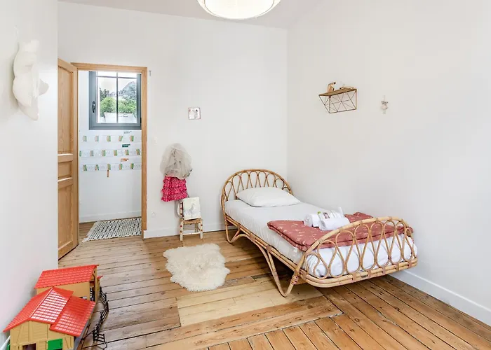 Villa Grande Maison Familiale De Charme, 7 Chambres, Cœur De Laval, Jusqu'à 10 Pers Laval (Mayenne)