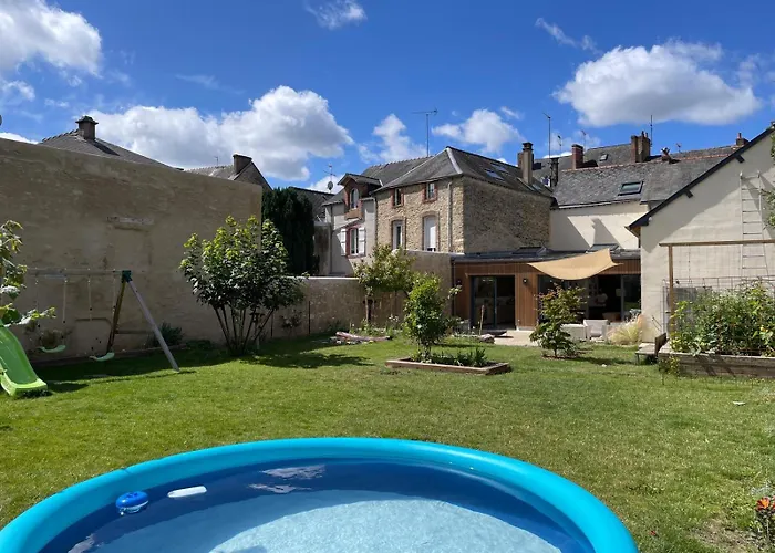 Grande Maison Familiale De Charme, 7 Chambres, Cœur De Laval, Jusqu'à 10 Pers