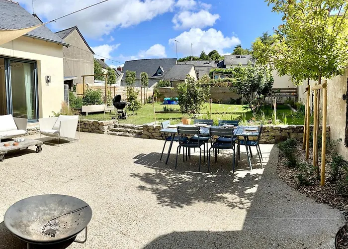 Villa Grande Maison Familiale De Charme, 7 Chambres, Cœur De Laval, Jusqu'à 10 Pers *