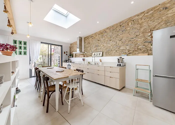 Grande Maison Familiale De Charme, 7 Chambres, Cœur De Laval, Jusqu'à 10 Pers Laval (Mayenne)